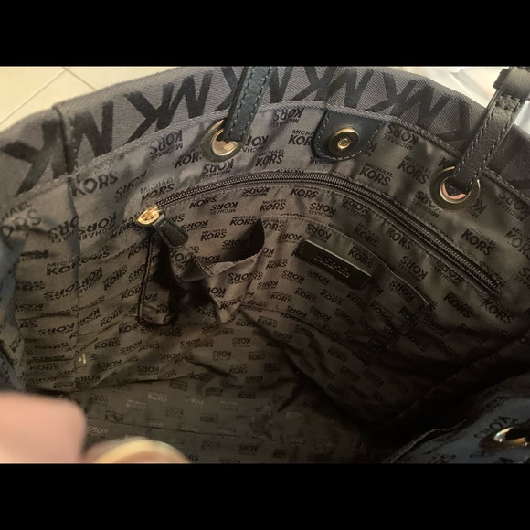 Michael Kors tote purse - Picture 8 of 8